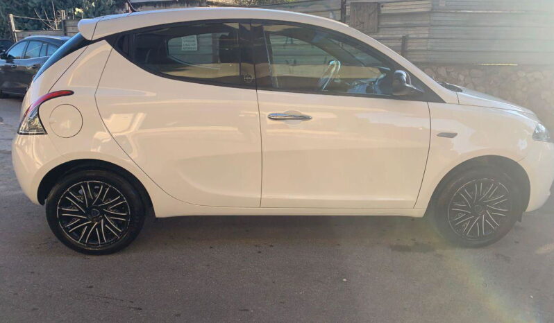 LANCIA – Ypsilon – 1.0 FireFly 5p.S&S Hybryd Gold pieno