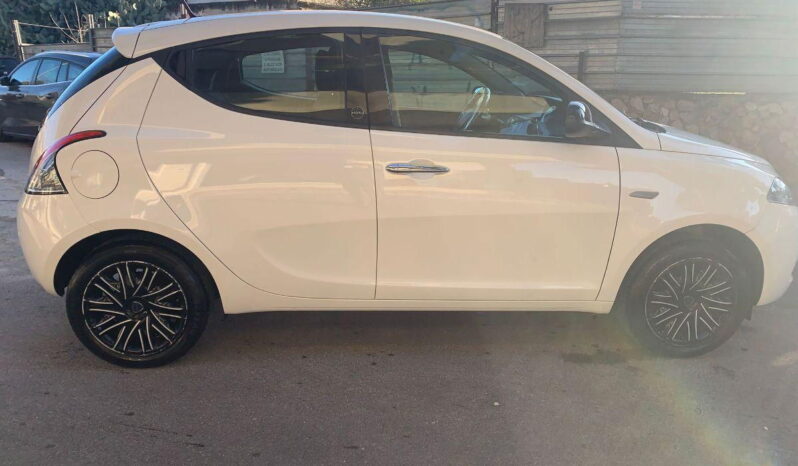 LANCIA – Ypsilon – 1.0 FireFly 5p.S&S Hybryd Gold pieno